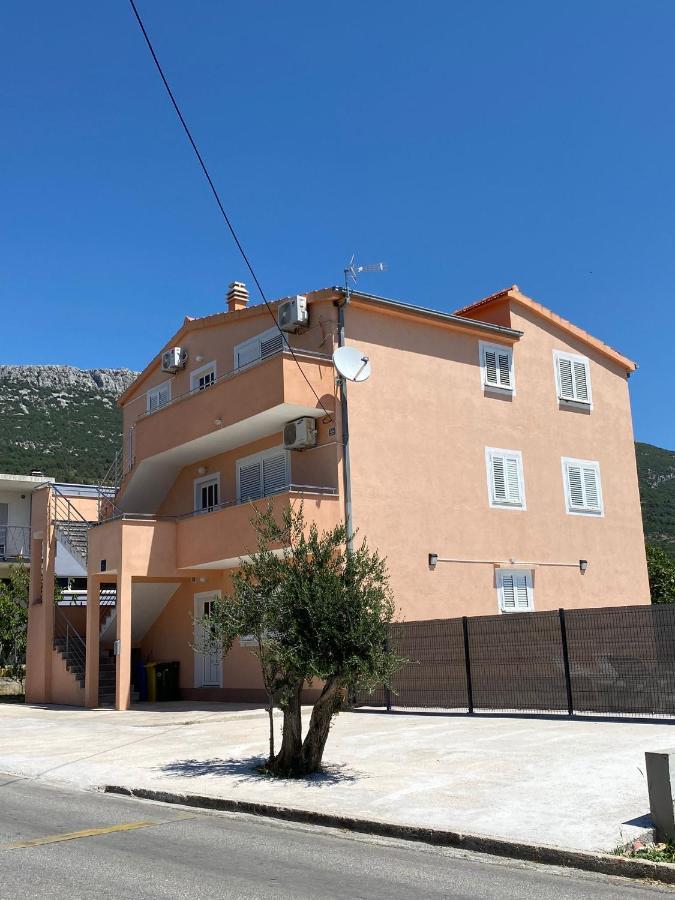 Apartments Ukic Kaštela Eksteriør billede
