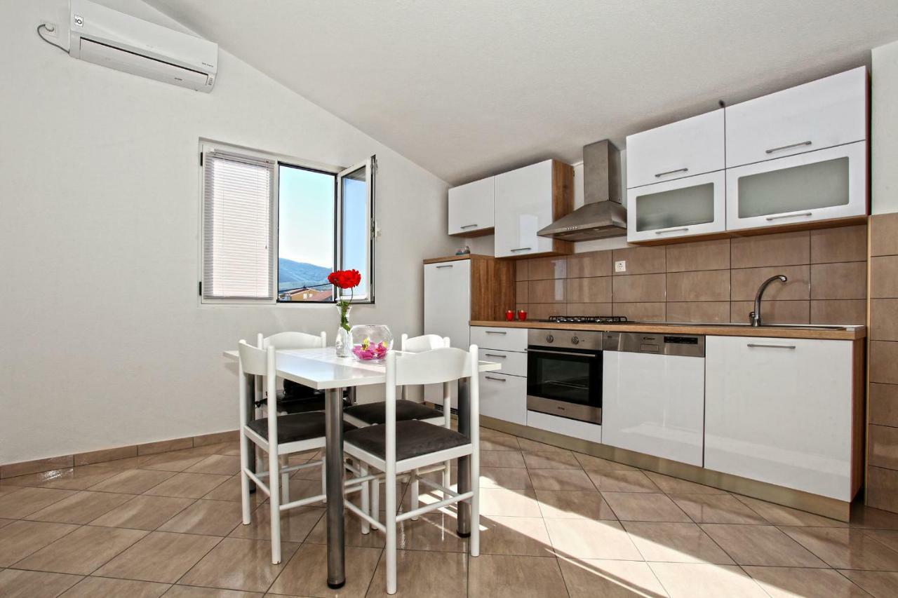 Apartments Ukic Kaštela Eksteriør billede