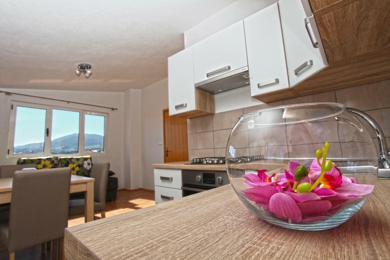Apartments Ukic Kaštela Eksteriør billede