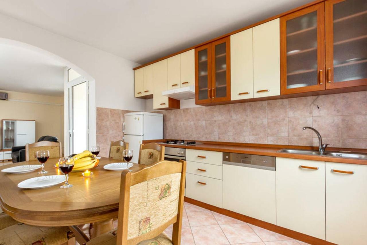 Apartments Ukic Kaštela Eksteriør billede